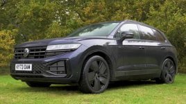 volkswagen touareg plug in hybrid.jpg