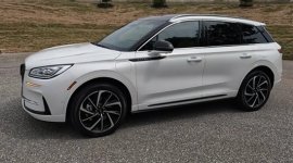 2023 lincoln corsair gt hybrid.jpg