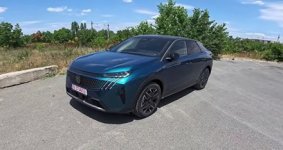 new peugeot 3008 hybrid.jpg new peugeot 3008 hybrid.jpg