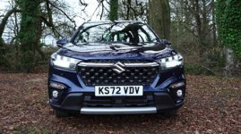 suzuki s-cross hybrid.jpg