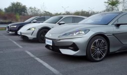 denza z9gt vs porsche taycan vs audi a6 hybrid.jpg denza z9gt vs porsche taycan vs audi a6 hybrid.jpg