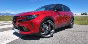 alfa romeo junior electric car.jpg