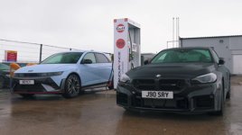 Hyundaio IONIQ 5 vs Bmw M2.jpg Hyundaio IONIQ 5 vs Bmw M2.jpg