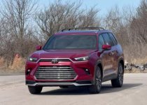 toyota grand highlander 2025.jpg