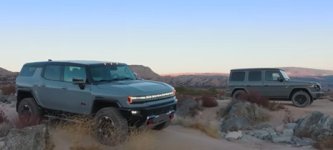 mercedes benz g-class ev vs gmc hummer ev.jpg mercedes benz g-class ev vs gmc hummer ev.jpg