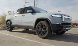 rivian r1t 2025.jpg rivian r1t 2025.jpg