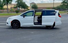 chrysler pacifica limited.jpg chrysler pacifica limited.jpg